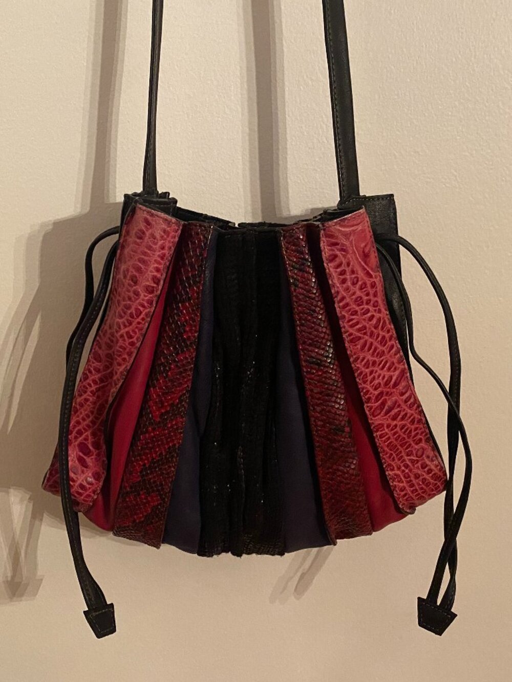 Lupo Abanico Multicolor Crossbody Acordian Bag Mixed Materials